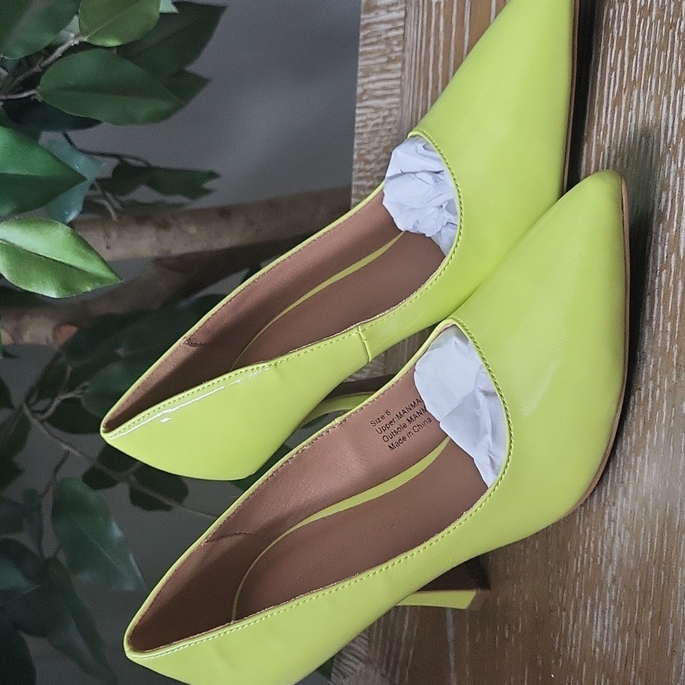NWT Gabrielle Union Limeade Green Kitten Heel Pumps Pointed Toe Size 6